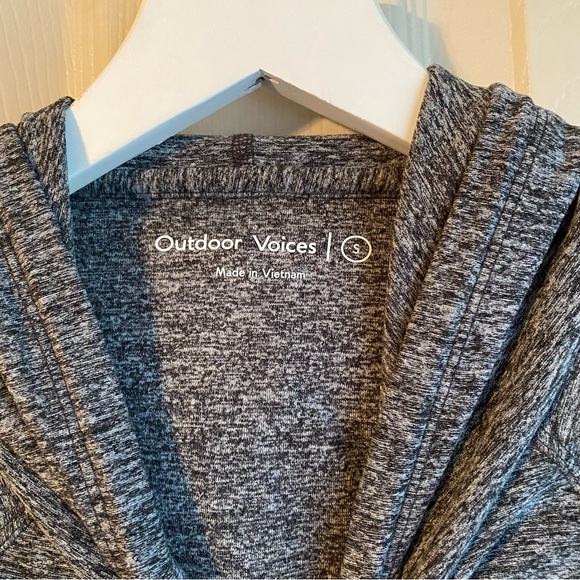 NWT Outdoor Voices Cloudknit Hoodie in Heather Gray, size Small - Picture 3 of 4